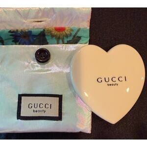 NWT Gucci Silver Pouch with Pink Heart Shaped Mirror 3x3.5”